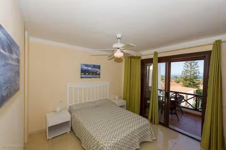 Apartment in Playa de las Americas 1 Bagian luar foto