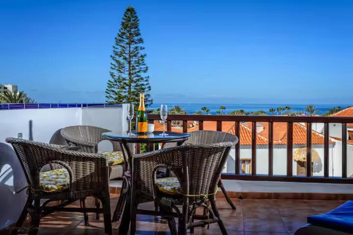 Apartment in Playa de las Americas 1 Bagian luar foto