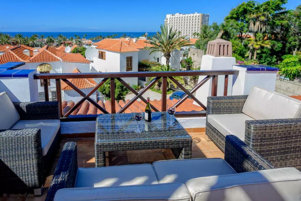 Apartment in Playa de las Americas 1 Bagian luar foto